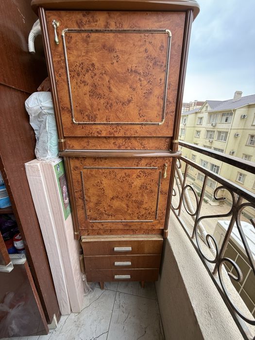 Продам шкаф пенал и тумбочки