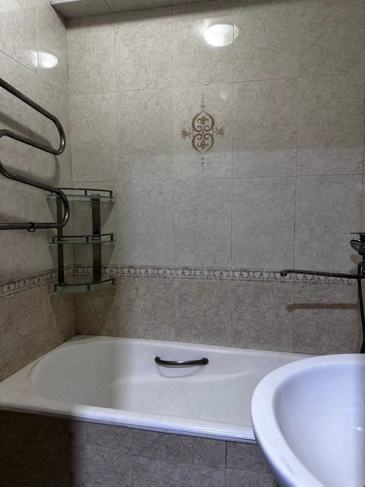 Срочно сотилади 3 хона, -1 этаж  соколний этаж  57м²