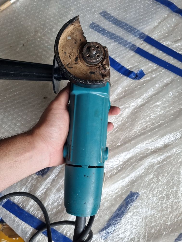 Ъглошлайф Makita 9503B