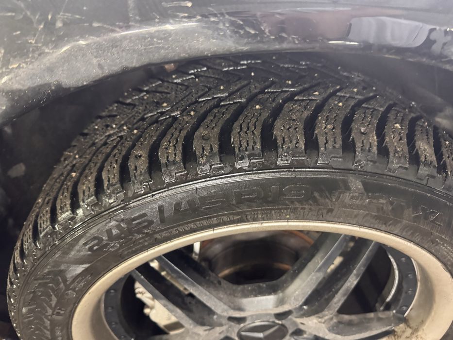 Продам шипы на 19