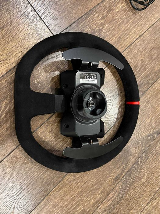 Thrustmaster T300 RS + Ferrari Alcantara Rim – Модифицирана