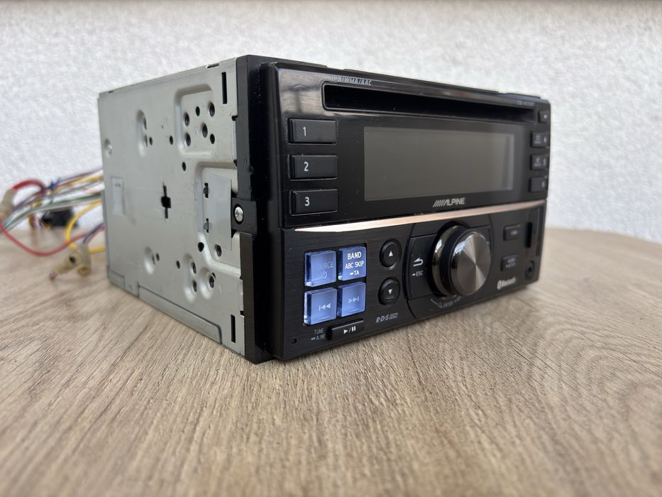 2-DIN CD плейър Alpine CDE-W235BT