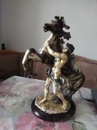 Продам красивую статую коня