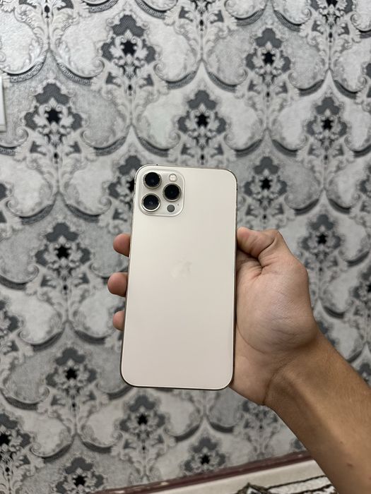 Iphone 12 pro max sotiladi