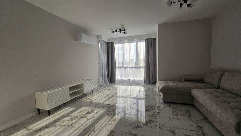 Продава се Тристаен апартамент в Пловдив, Гагарин - 121 кв.м за 1612 €/кв.м - Снимка #2