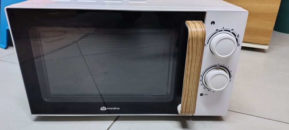 Cuptor cu microunde 20 l