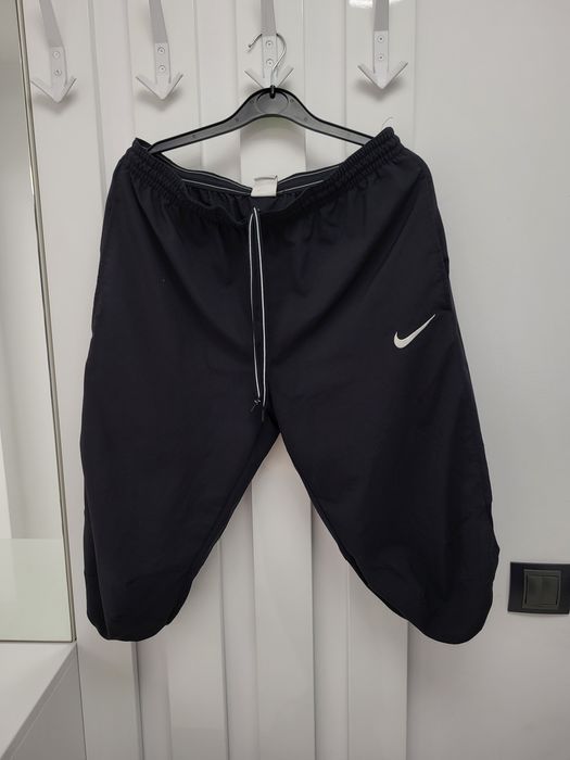 Pantaloni 3/4 originali nike marimea S 90% REDUCERE 

Sunt ca noi. 

P