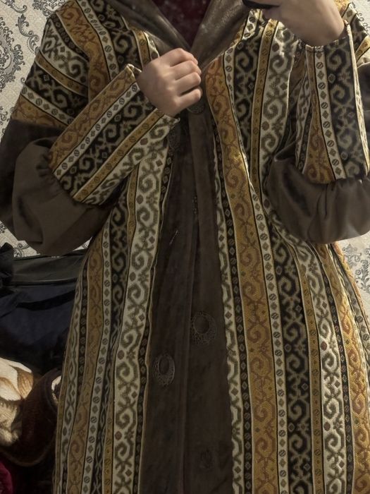 Продам Национальный Женский костюм желтый