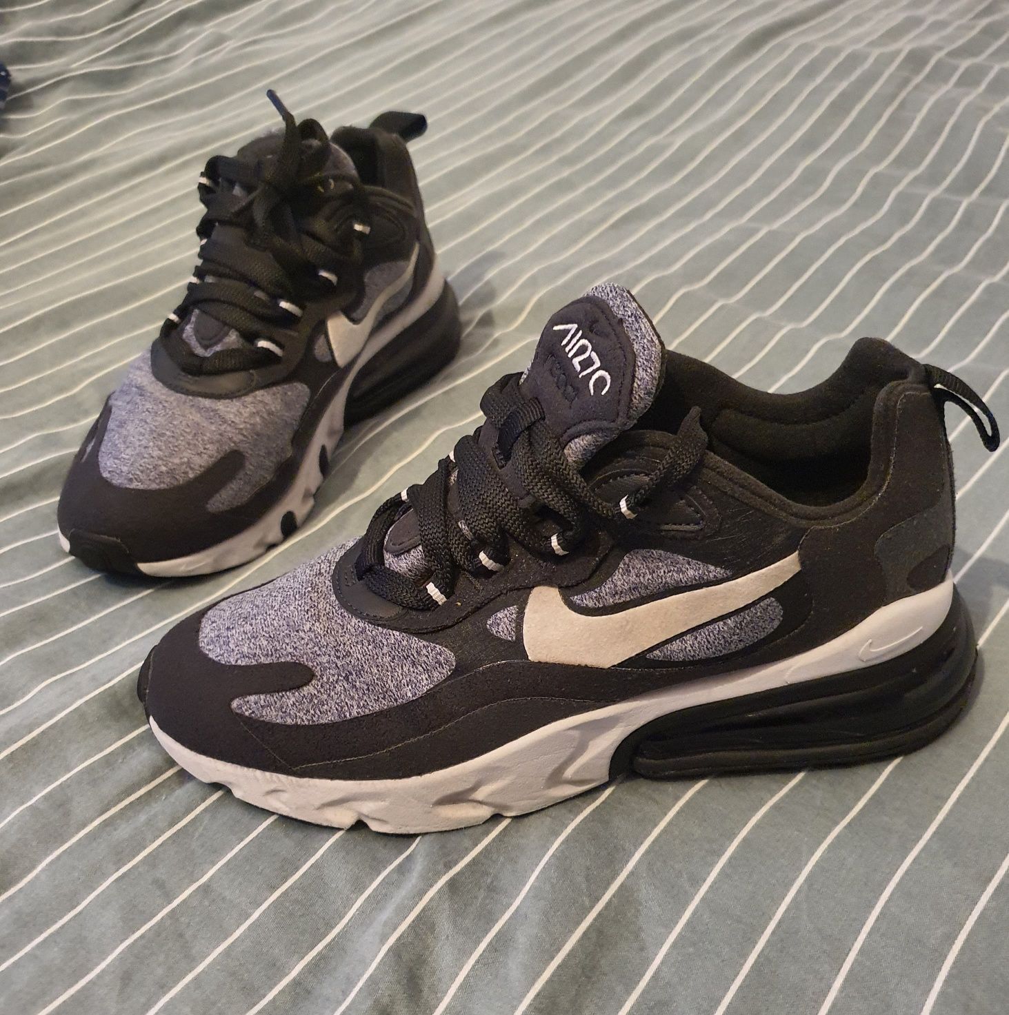 Adidasi Nike Air Max 270 React marimea 36