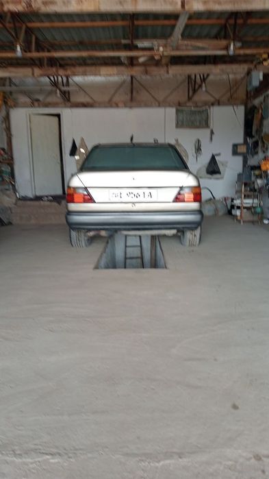 Mercedes-Benz e124