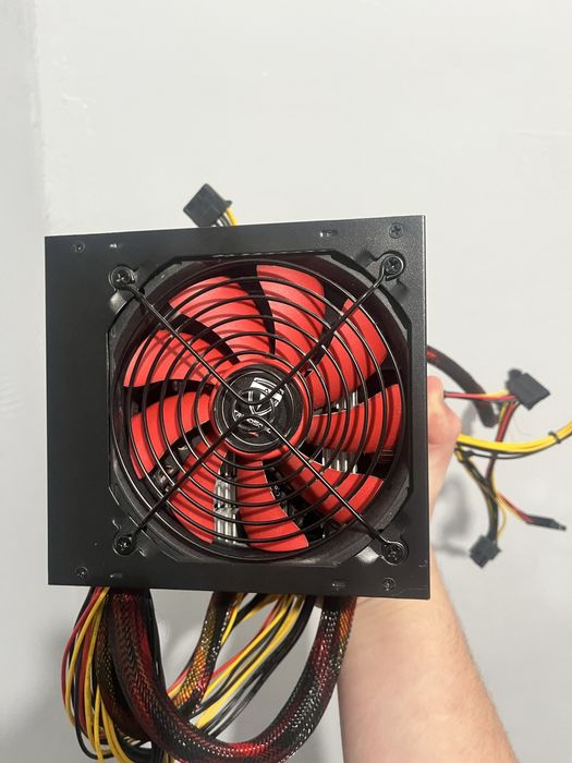 Захранване 700 вата