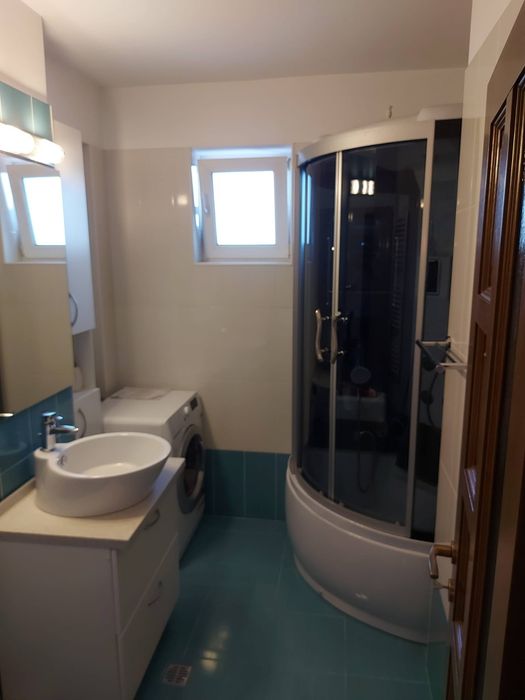 Inchiriez apartament cu 2 camere  în bloc nou situat în zona nord