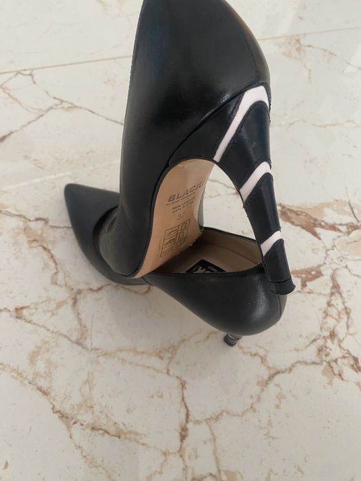 Дамски обувки на ток от естествена кожа