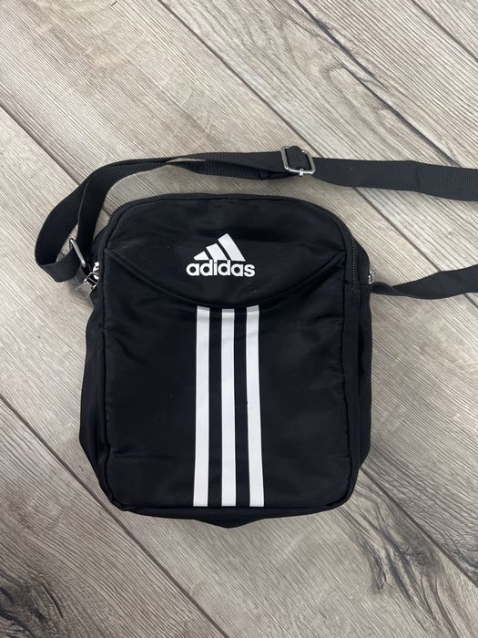 Барсетка Adidas ,отличное состояние