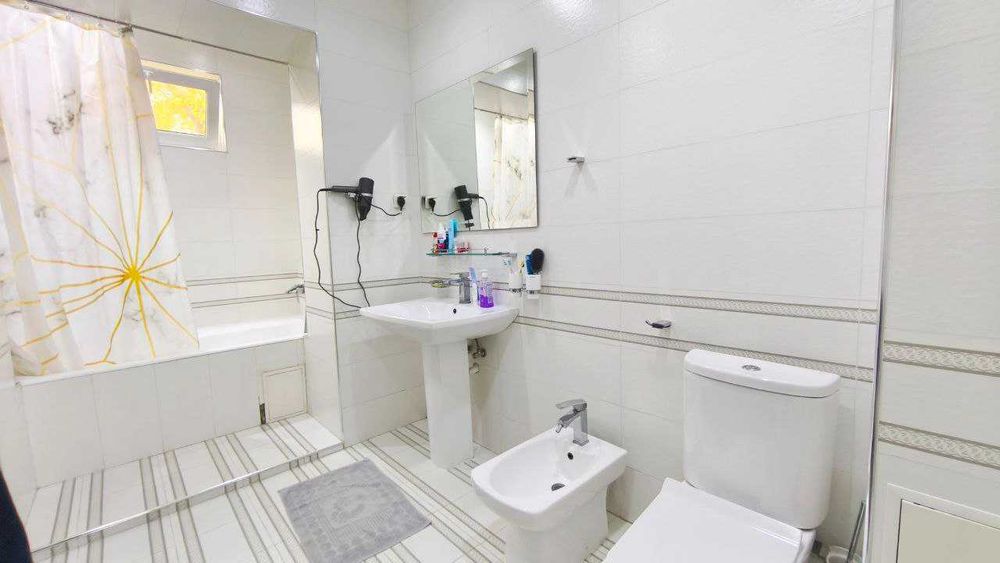 Ц-1, Фучика, С.Азимова 4/3/4 спецплан 130 кв.м.