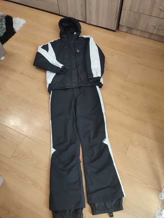 Дамска ски екипировка С/Мразмер