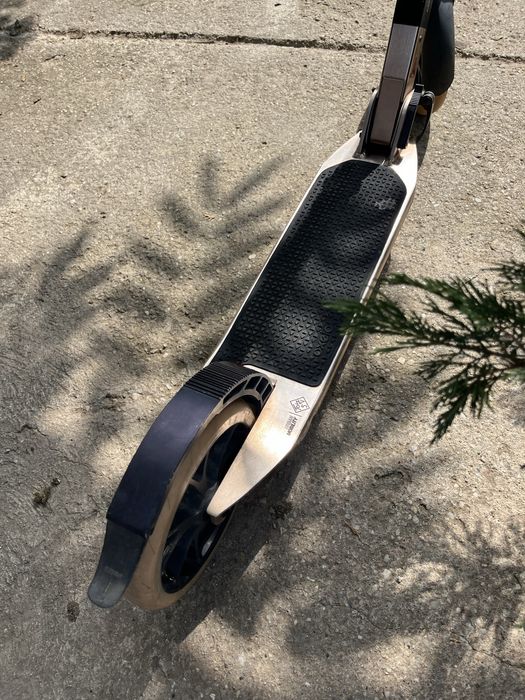 Trotineta in state buna