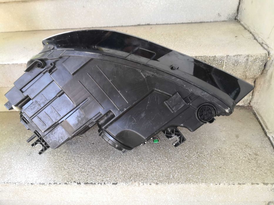 Фар Audi A8 Bi-Xenon LED десен/Фар Ауди А8 Оригинален