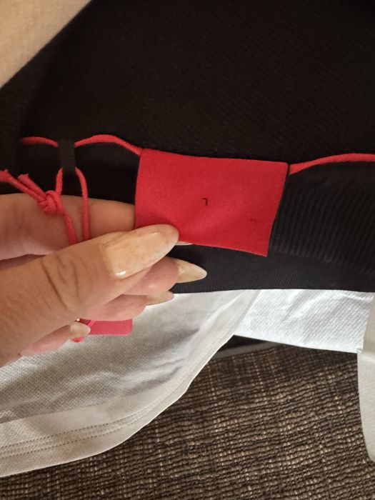 Чисто нов мъжки суитчер на HUGO BOSS