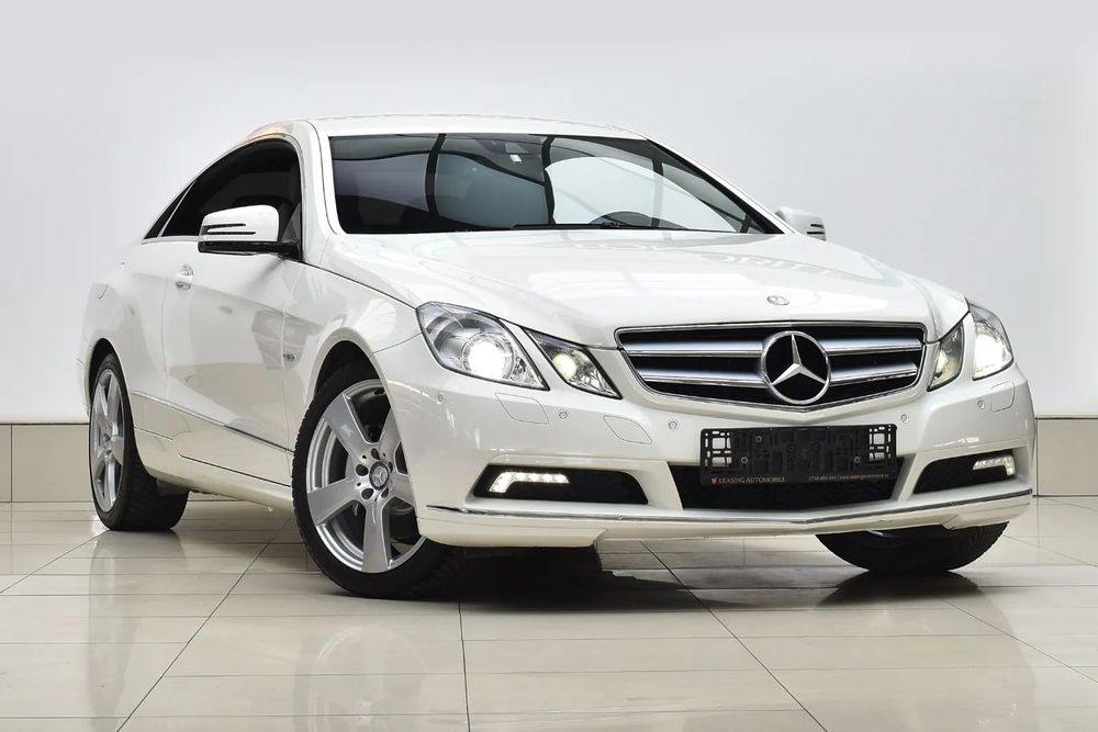 Mercedes-Benz E Bi-Xenon/ Piele/ Senzori fata spate/ AMG