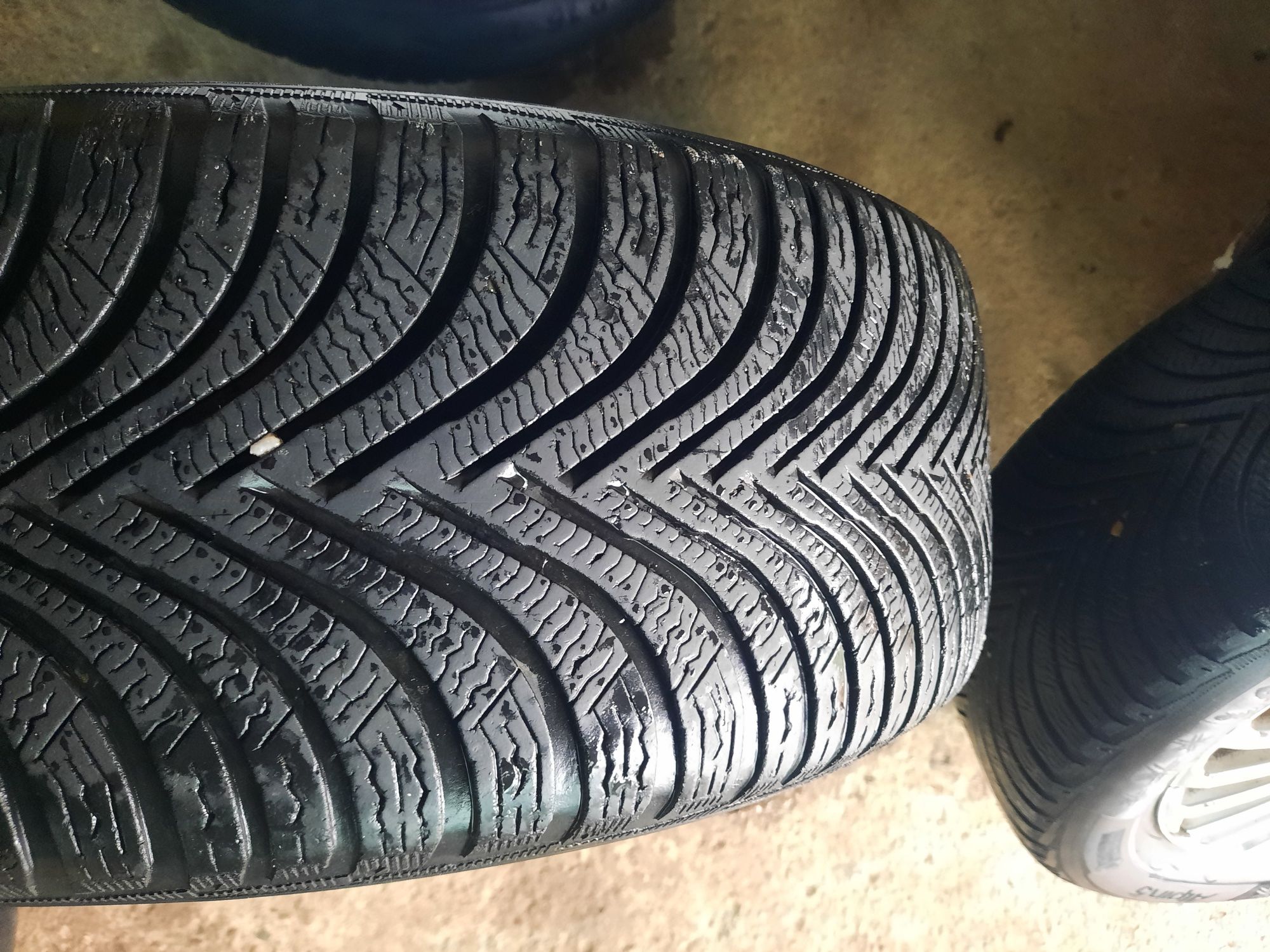 Roti originale Ford 215/55 R16 de iarna
