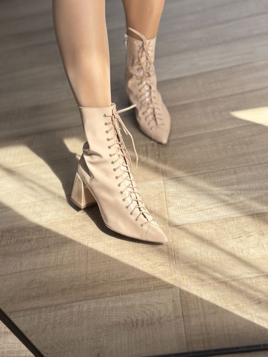 Боти на марката INGILIZ