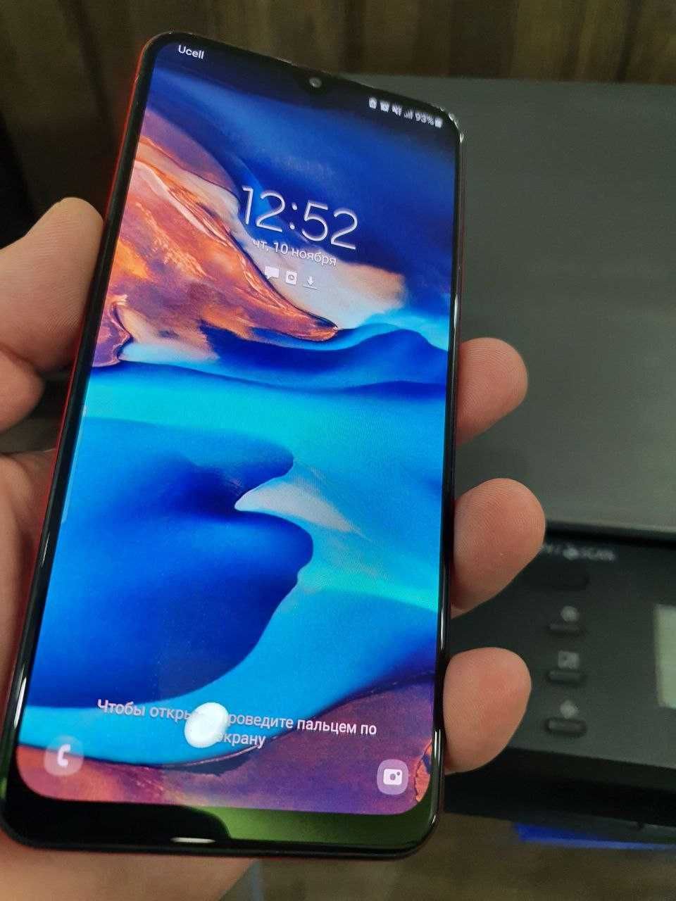 Samsung A20 sotiladi! Ahvoli yangiday! Korobkasi bor!