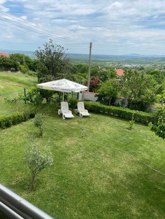 ОБЗАВЕДЕНА Къща в град Куклен