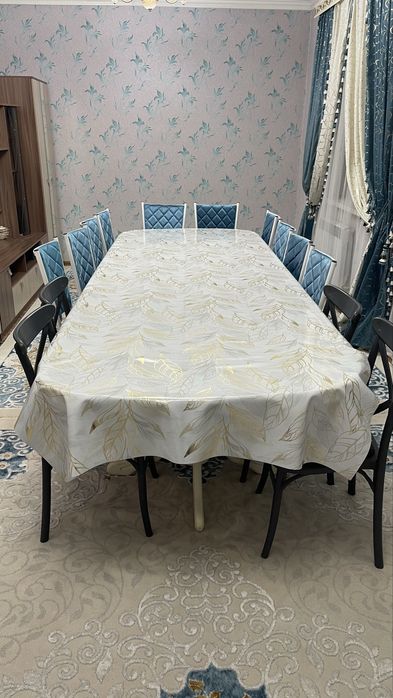 Продам 4 метровый стол гостевой. Натуральный дерево.