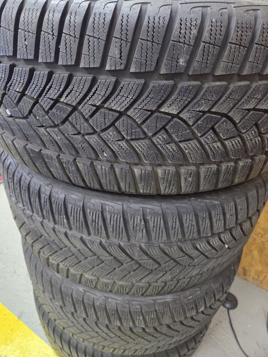 Anvelope iarnă Goodyear 225/40R18 set