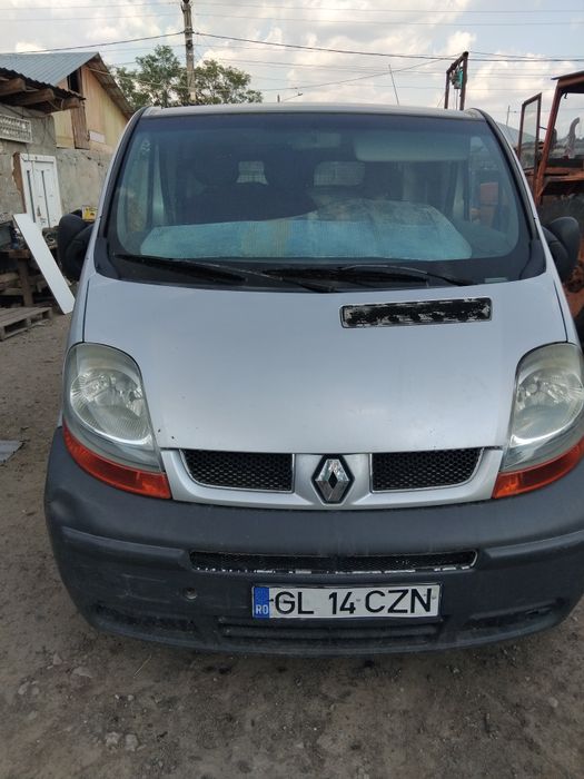 Vând Renault trafic