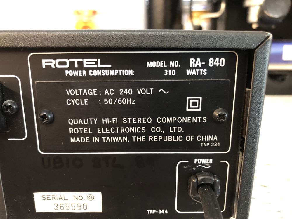 Rotel RA-840 стерео