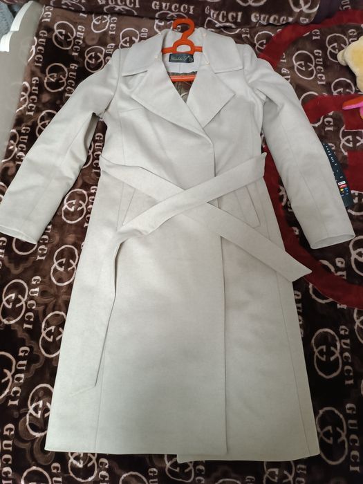 Turetskiy palto sotiladi xolati ideal yangi