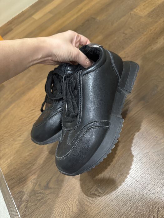 Тёплые зимние кроссовки с мехом