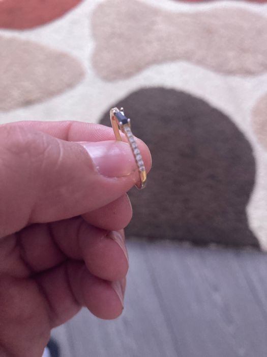 Inel elegant cu pietre  pentru femei