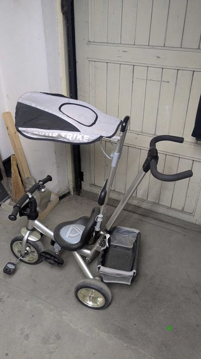 Детска триколка със сенник