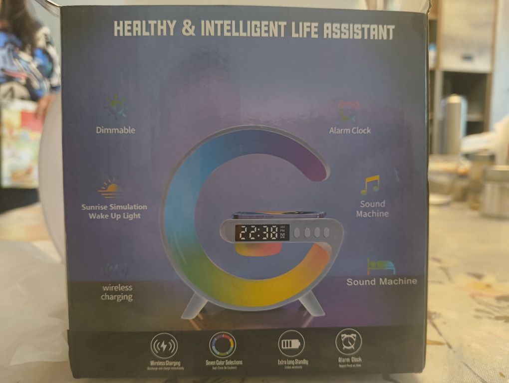 Безжично зарядно с RGB часовник ,будилник с вградена Bluetooth колонка
