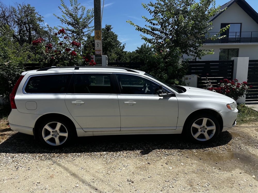 Vand Volvo V70 2.4d 2012 - motor defect
