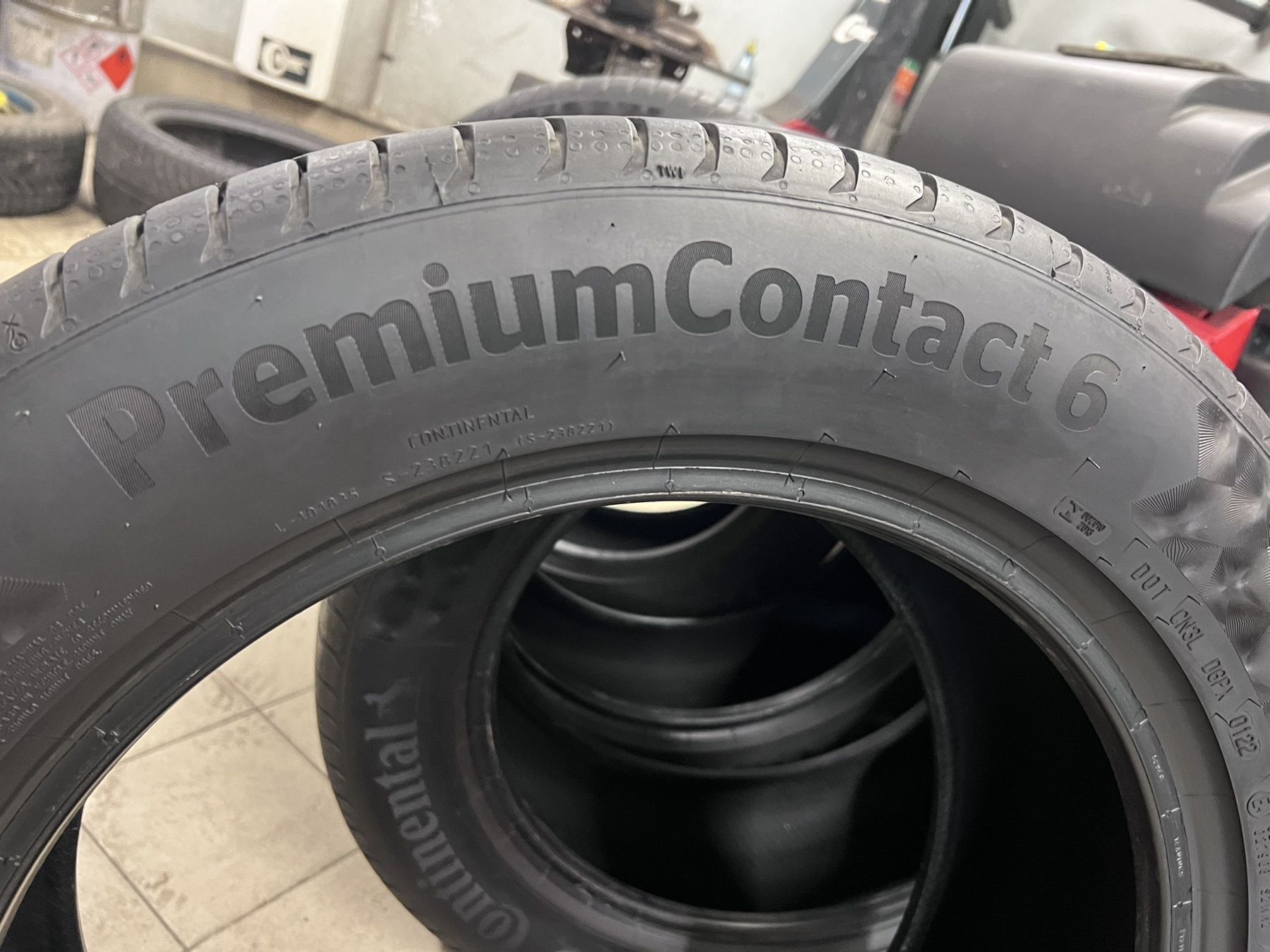 Летни гуми 235/55 R18 Continental
