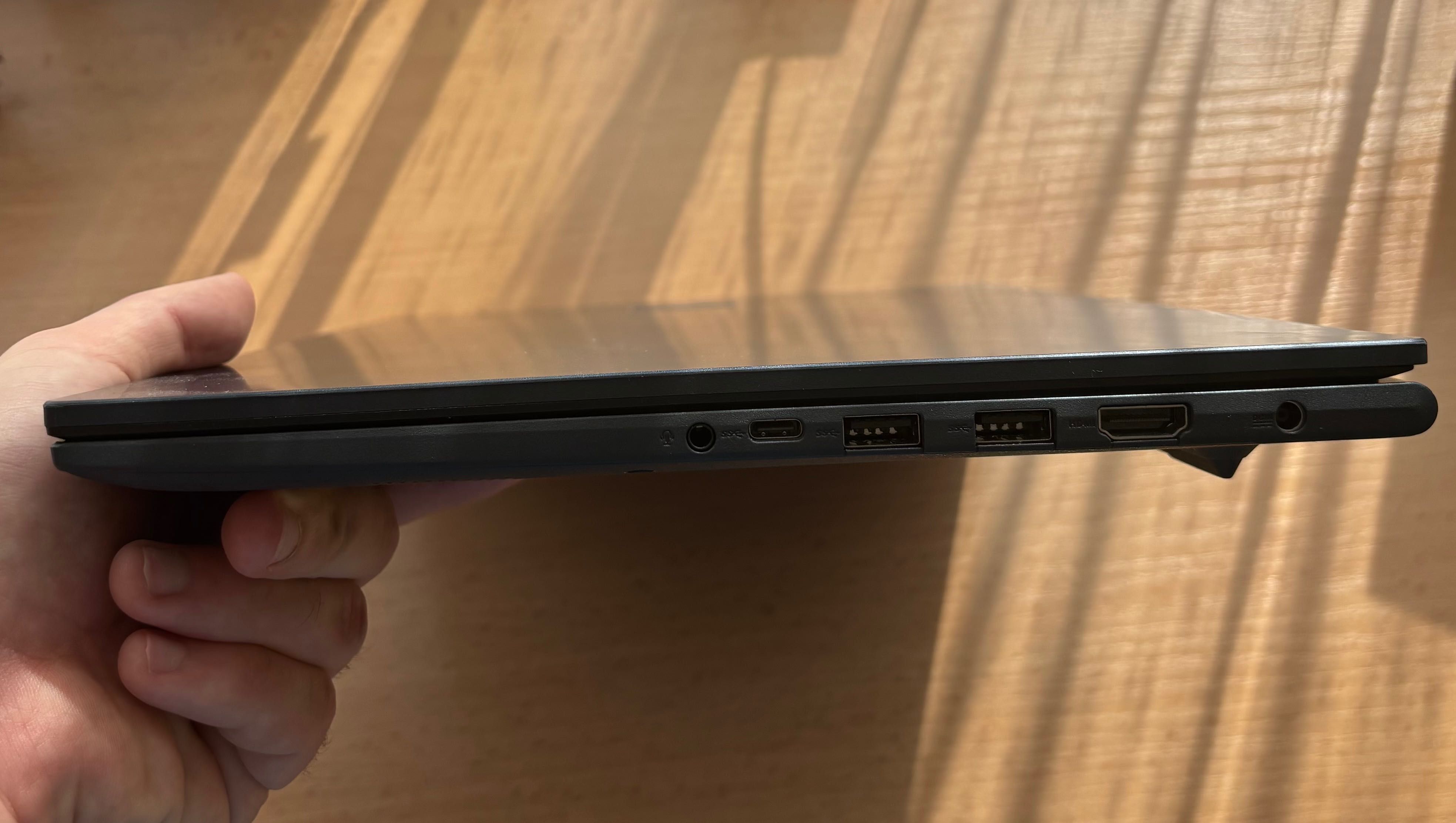 Лаптоп ASUS Vivobook 15, 15.6 " - гаранция