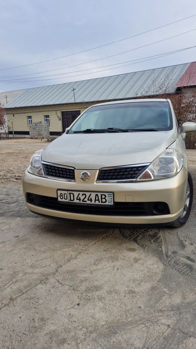 Nissan tiida avtomat