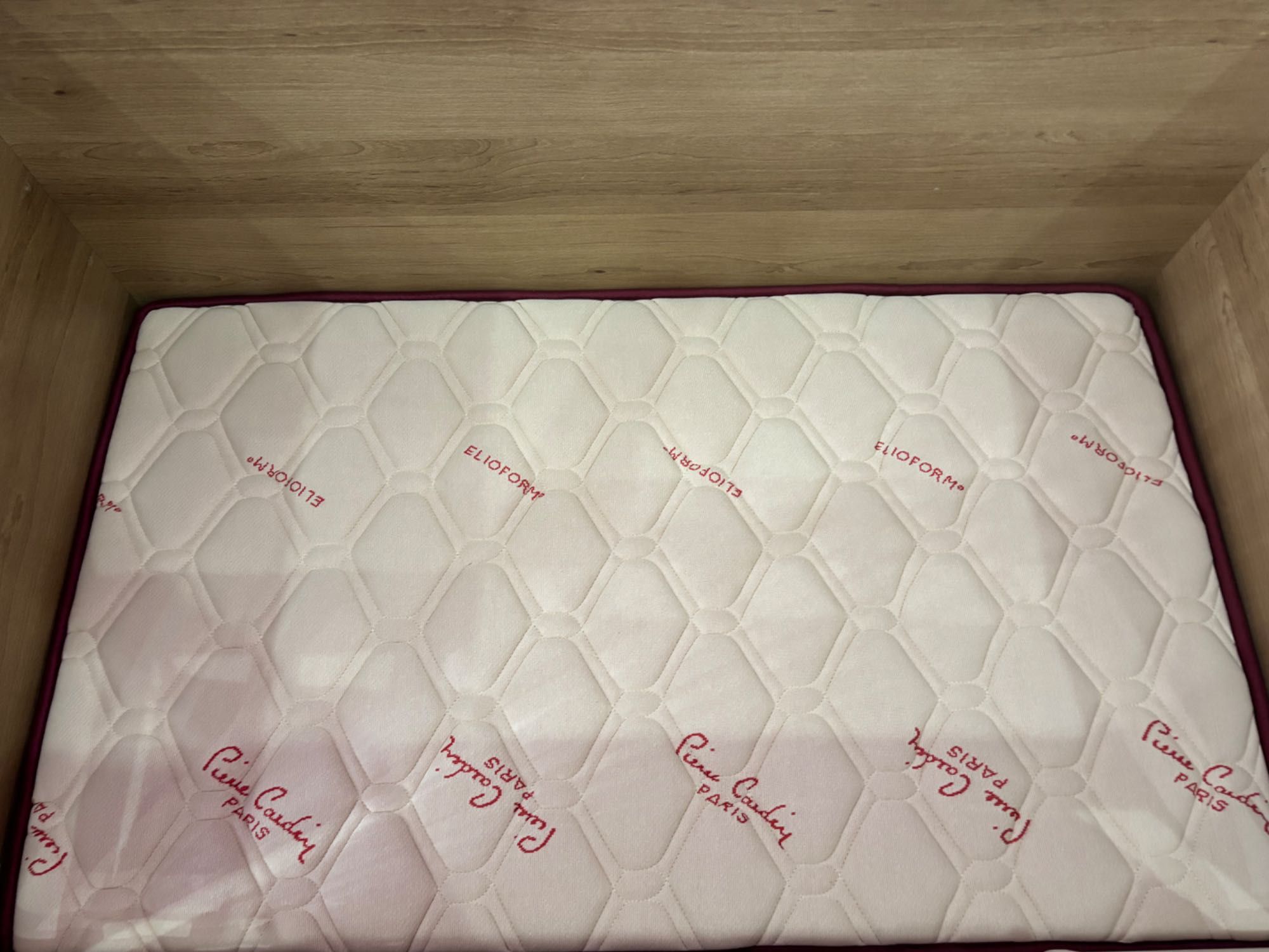 бебешки матрак Magniflex Pierre Cardin