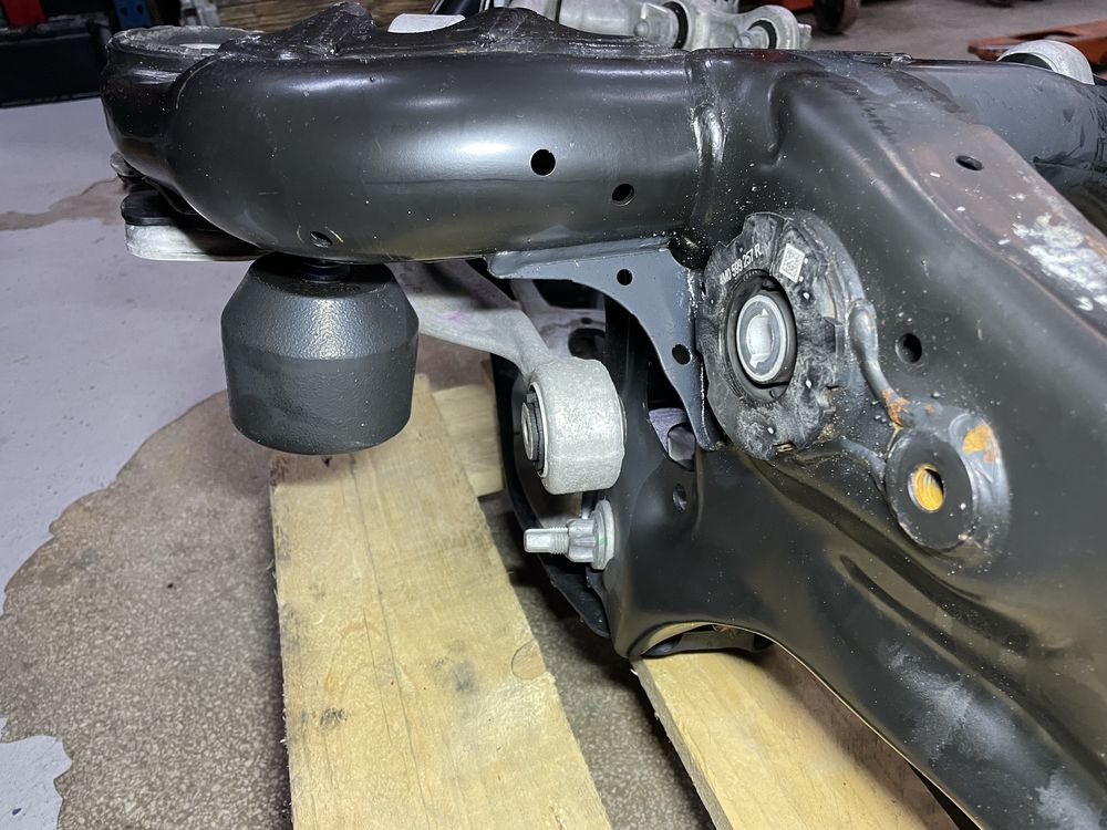 Punte spate Audi Q7, Q8 4M - varianta cu caseta de directie