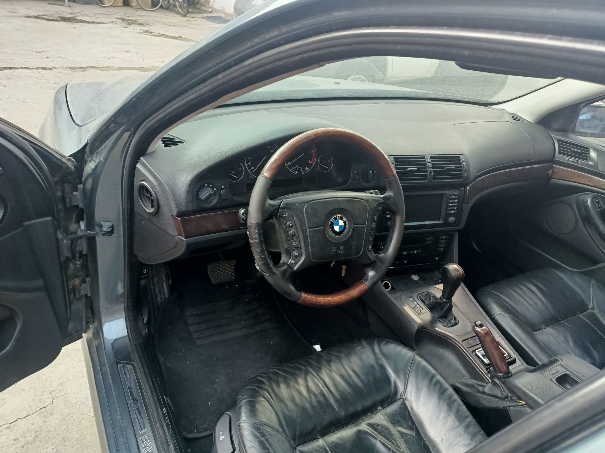 Desfac orice piesa BMW seria 5 E39 Facelift 525D de 163 de caii