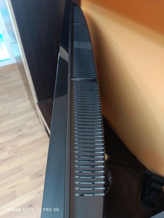 Телевизор Grundig 40 инча