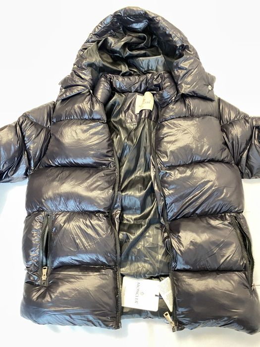 Geaca de iarna M.o.n.c.l.e.r neagra