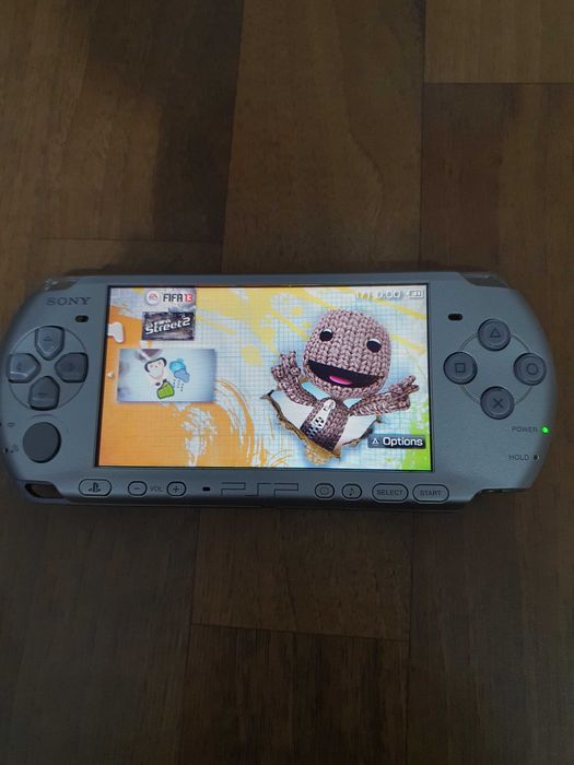 PSP 3000 silver (modat), card + husa