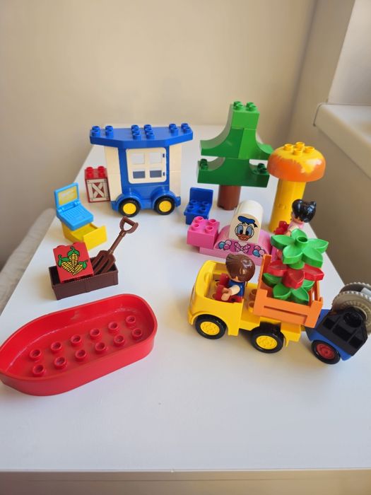 Lego Duplo Casa de vacanta pe roti a familiei, 44 piese