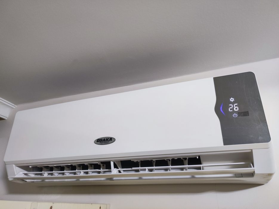 Продавам климатик Осака