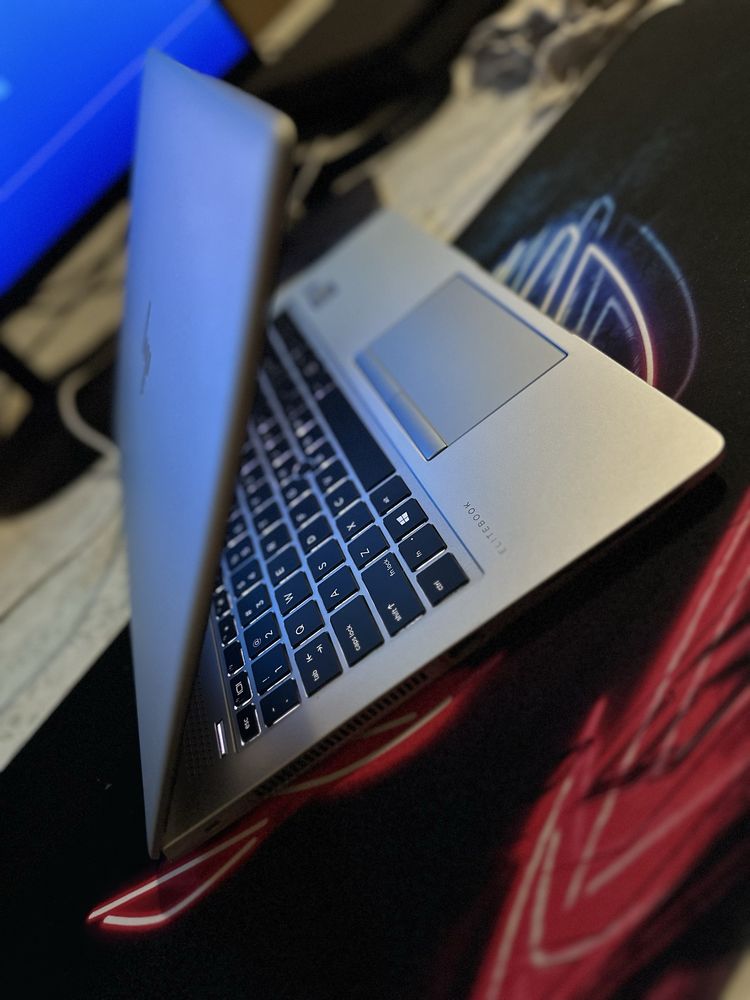 HP Elitebook 8/128GB